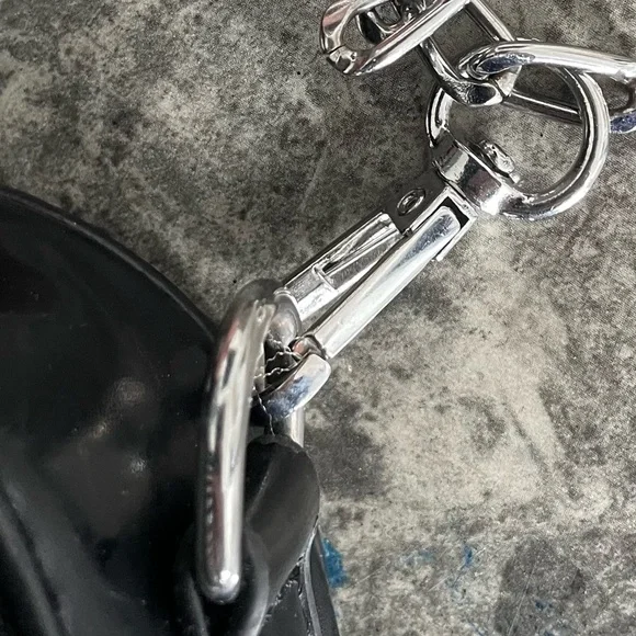 (Fake) Razor Blade Leather Chain Heart Bag - Picture 12 of 16